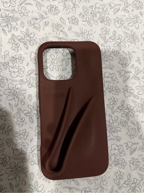 RHODE Brown Silicone Phone Case with Built-In Grip iPhone 16 pro